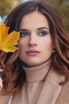 девушка милая красивая лицо осень листок очаровательная