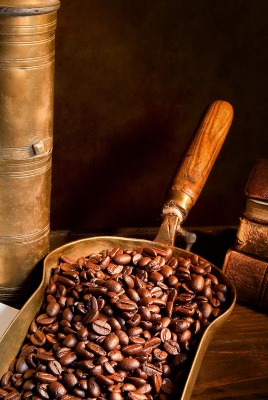 Чашка кофе  и кофе в зернах