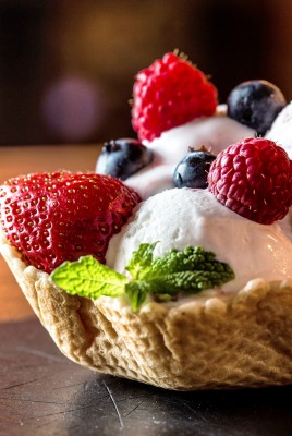 еда пирожные клубника малина ягоды мороженное food cakes strawberry raspberry berries ice cream