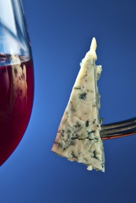 сыр вино сыр с плесенью вилка бокал