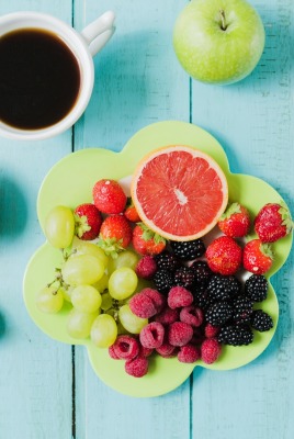 тарелка фрукты утро завтрак кофе