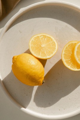 лимон цитрус тарелка дольки размарин