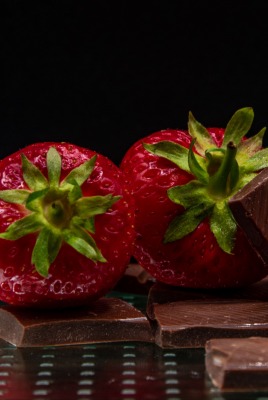 клубника ягоды шоколад крупный план