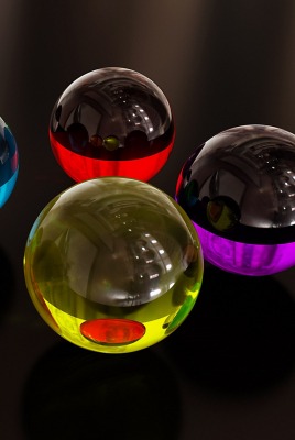 стеклянные яркие шары