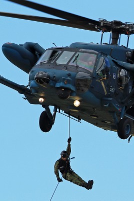 Вертолет военный UH-60 Sikorsky Black Hawk