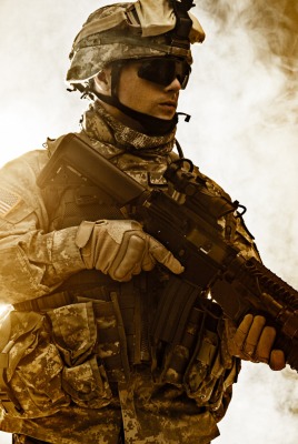 солдат военный омуниция форма дым
