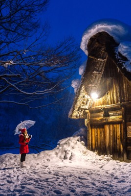девочка зима домик снег