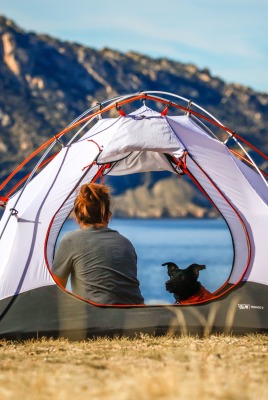 палатка отдых на берегу