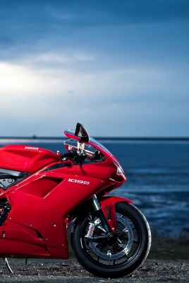 Мотоцикл Ducati море