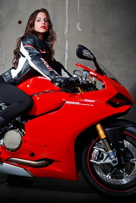 мотоцикл красный девушка