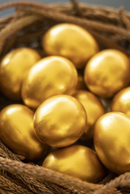 гнездо яйца золотые пасхальные