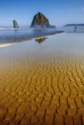 берег песок море скалы