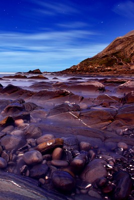 Камни вода море гора небо