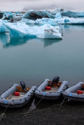 лодки моторные надувные айсберг море берег