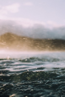 вода волны брызги водоем