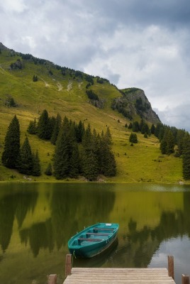 лодка озеро гора пристань