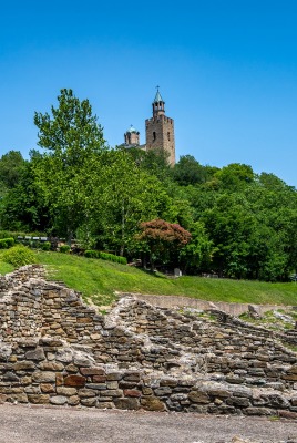 склон камни замок руины