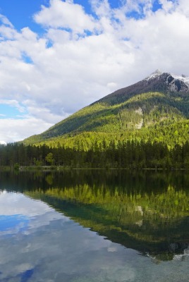 горы озеро деревья отражение в воде