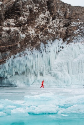 россия байкал лед скала пещера