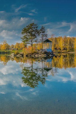 озеро деревья облака небо