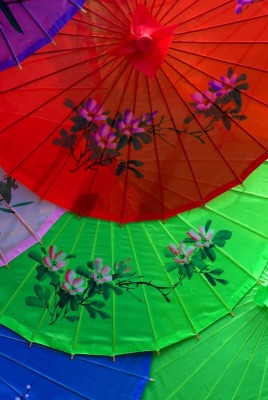 разноцветные зонтики