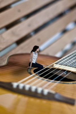 девушка гитара лавка