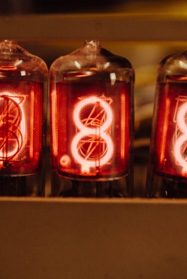 ламповые часы газоразрядный индикатор цифры свечение