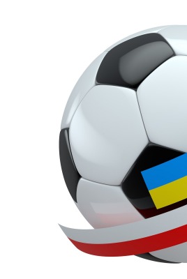 Флаги польши и украины вокруг мяча