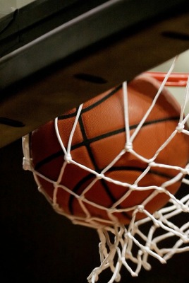 баскетбольный мяч в сетке