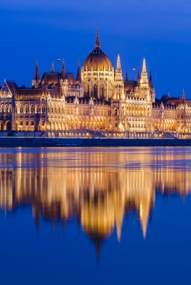 отражение здание Венгерский парламент Danube Hungarian Parliament Венгрия Hungary Будапешт Дунай река Budapest