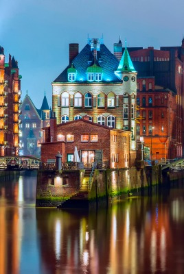 подсветка свет мост дома Германия Гамбург город огни ФРГ канал Шпайхерштадт вечер государство