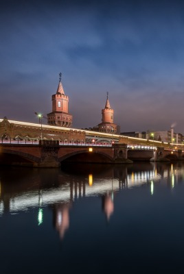 мост сумерки отражение город