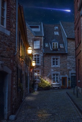 улица средневековье ночь фонари