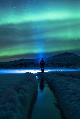 северное сияние снег фонарик небо звезды север