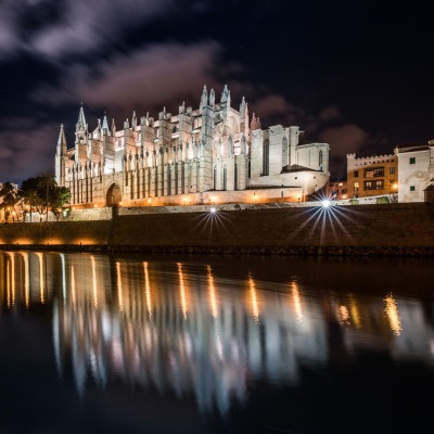 Пальмский собор Пальма-де-Майорка Испания ночь огни