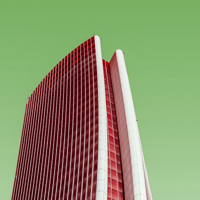 здание фасад красное