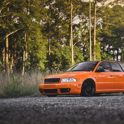 оранжевый автомобиль audi rs4 orange car