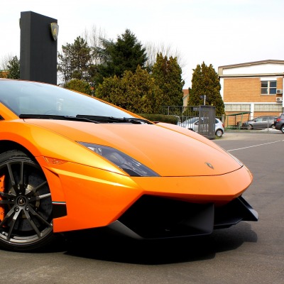 спортивный автомобиль Lamborghini