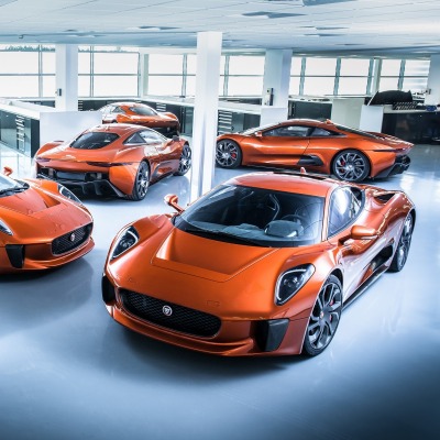 спортивный автомобиль оранжевые Jaguar C-X75