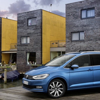 Volkswagen Touran дома причал