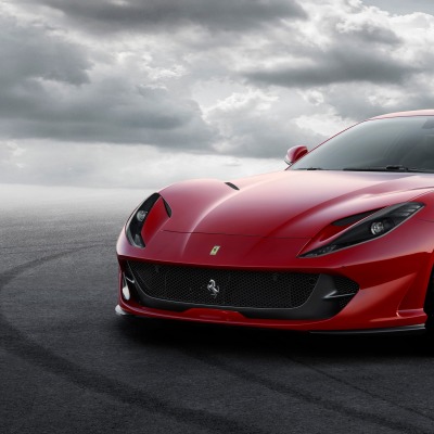 Ferrari 812 Superfast дорога