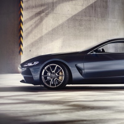 bmw 8 вид сбоку гараж