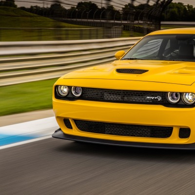 dodge challenger hellcat седан дорога скорость