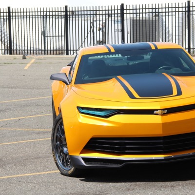 chevrolet camaro спорткар асфальт забор