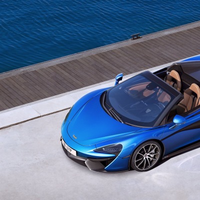 mclaren spider кабриолет спорткар вид сверху море