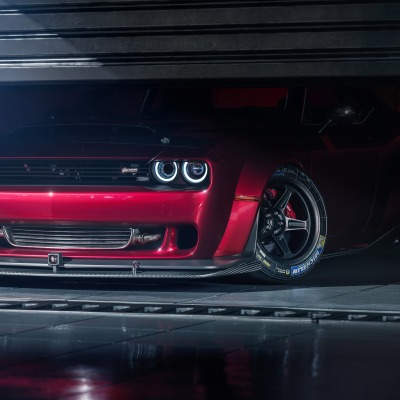 додж dodge challenger автомобиль фары гараж