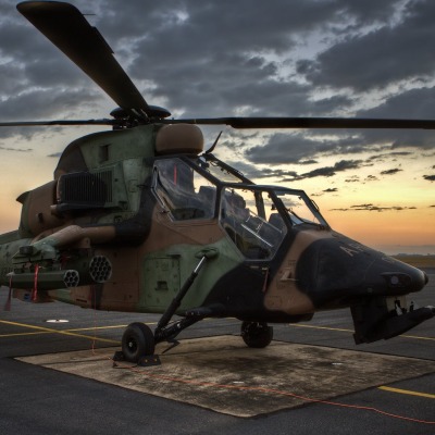 вертолет взлетная площадка военный лопасти