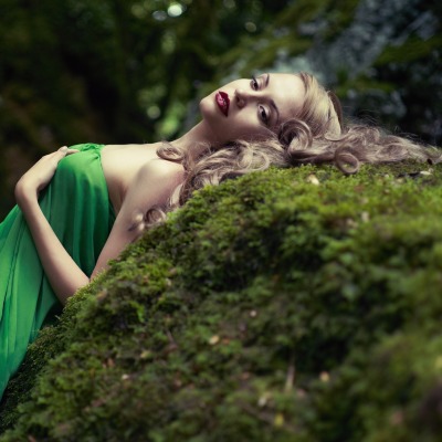 девушка зеленое платье блондинка girl green dress blonde