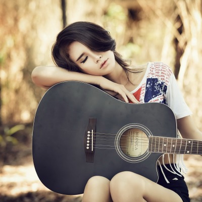 девушка гитара грусть