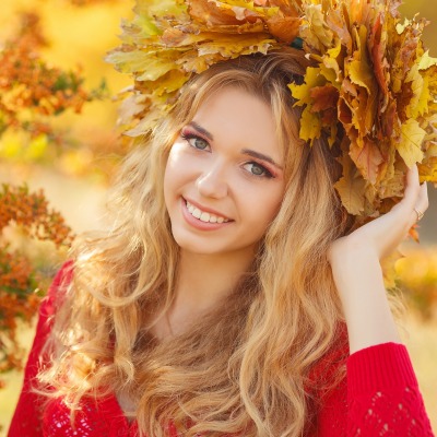 девушка осень листья